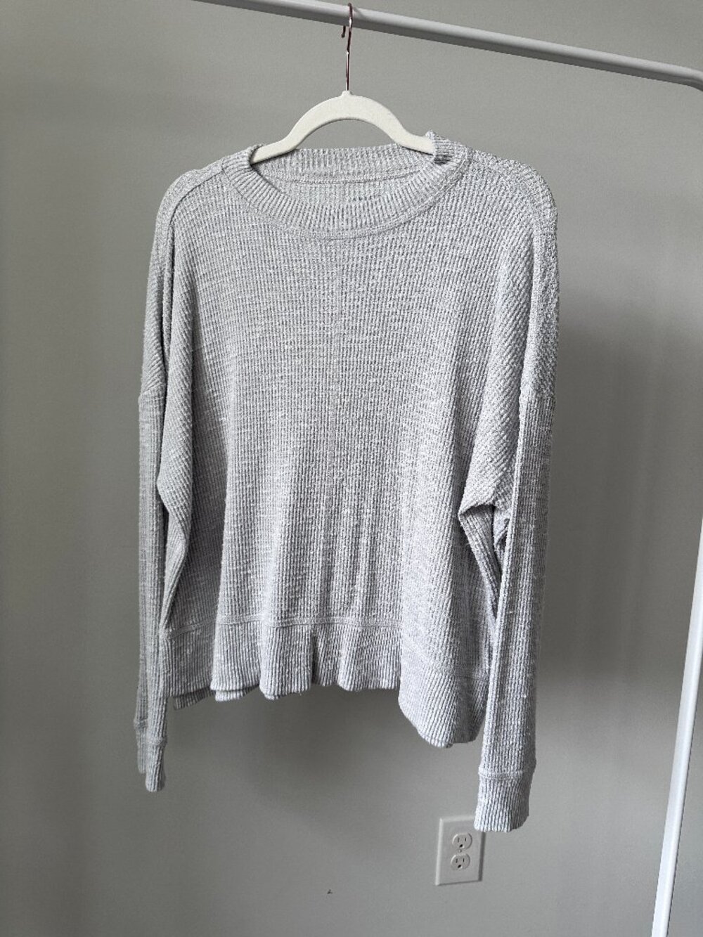 American Eagle AE Long Sleeve Plush Crew Neck Top Light Heather Gray Size Small